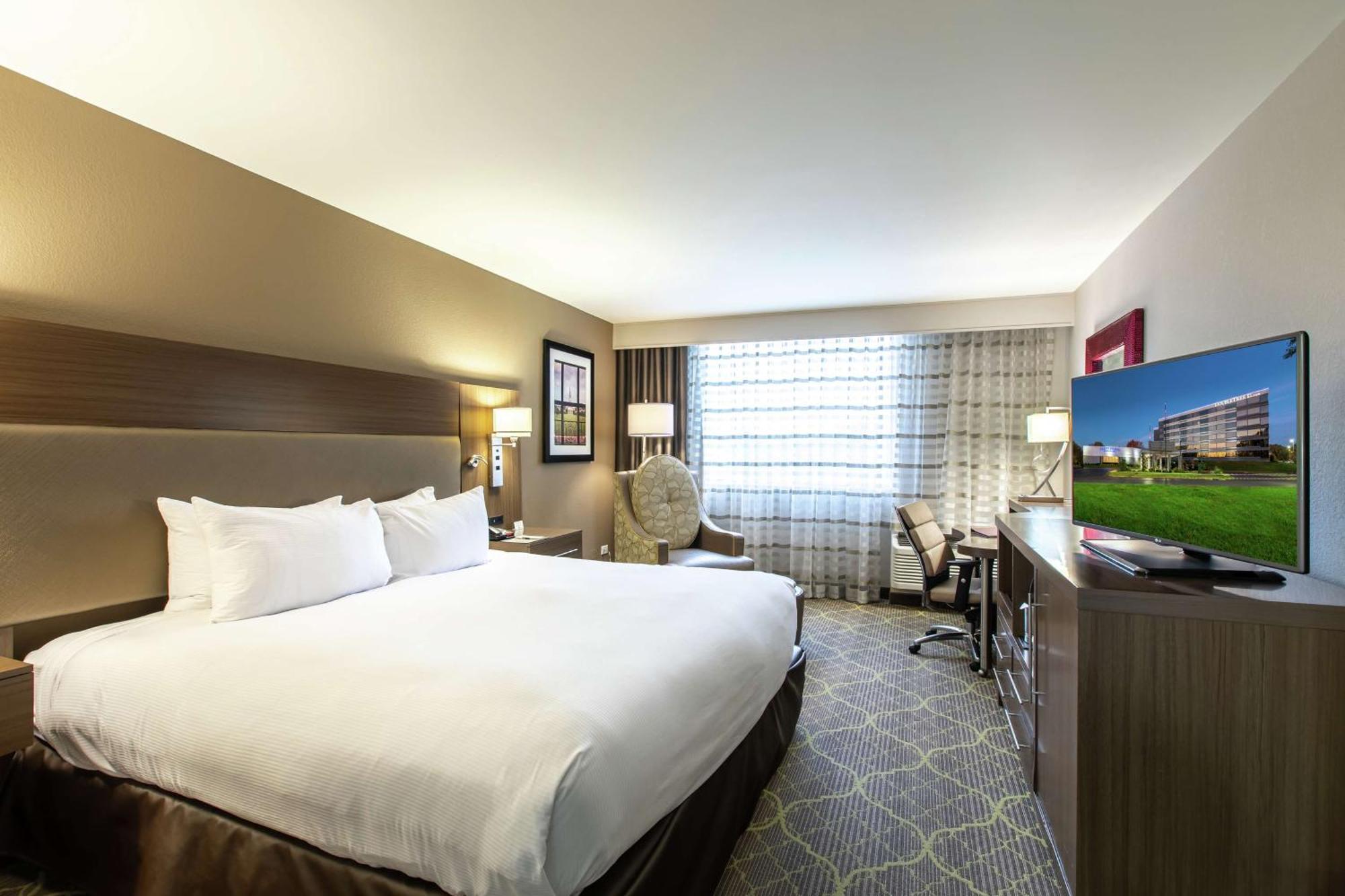 Doubletree By Hilton Winston Salem - University, Nc Экстерьер фото