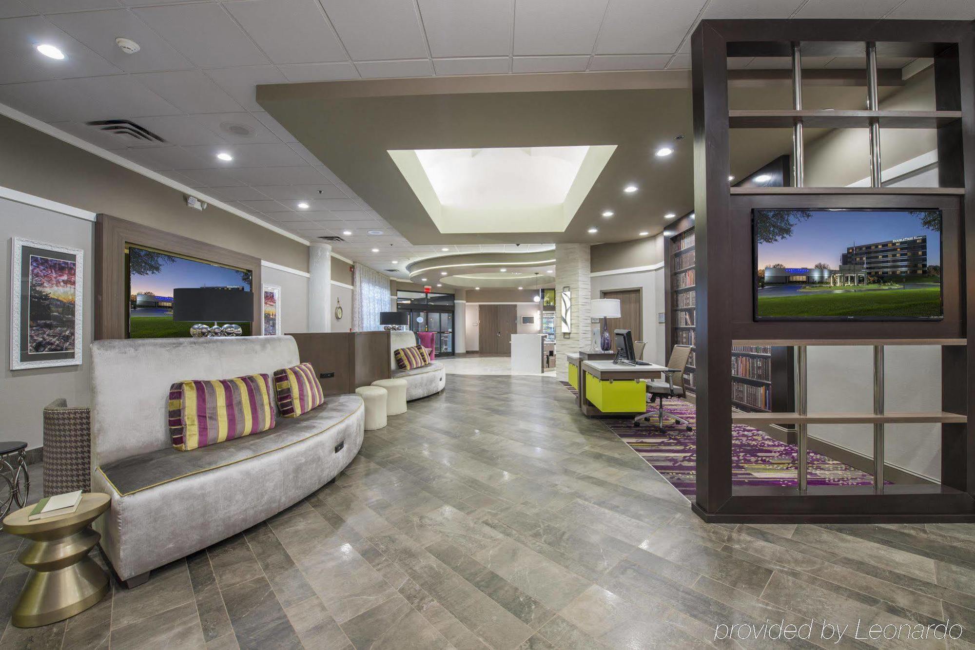 Doubletree By Hilton Winston Salem - University, Nc Экстерьер фото