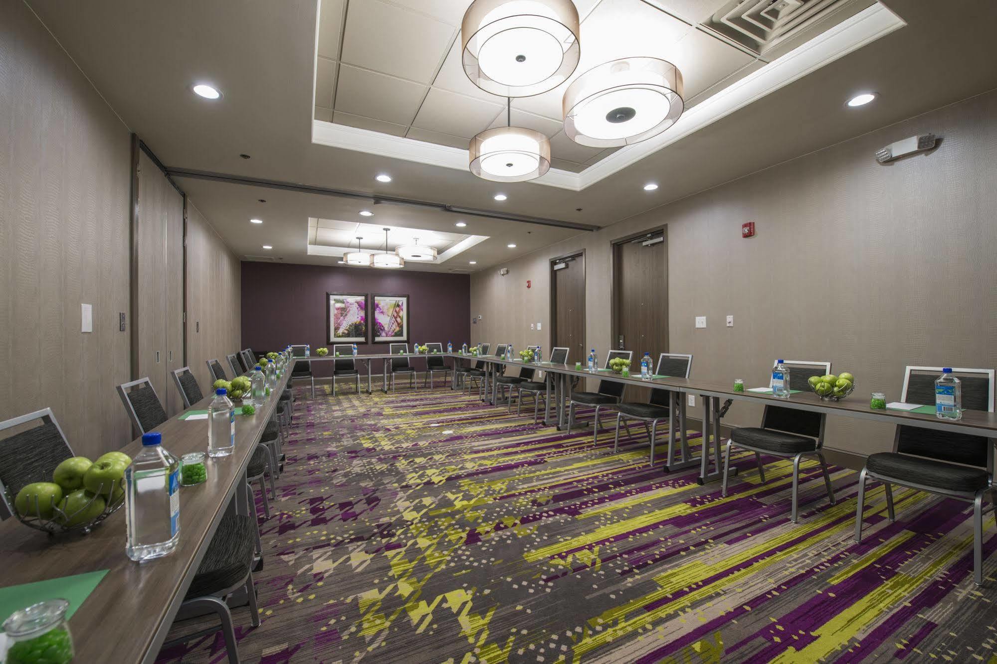 Doubletree By Hilton Winston Salem - University, Nc Экстерьер фото